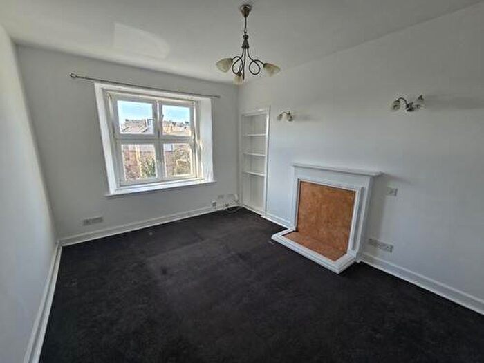 2 Bedroom Flat To Rent In Dens Road, Dundee, DD3