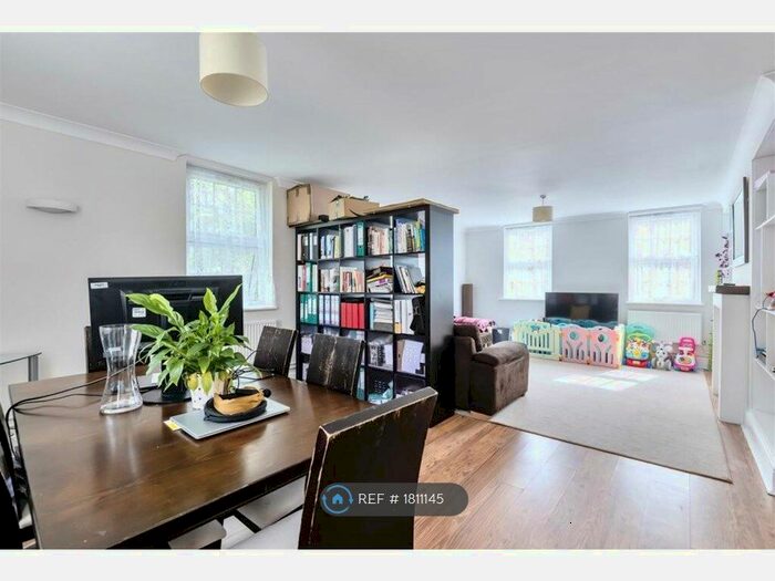 2 Bedroom Flat To Rent In Brunel Court, London, SE16