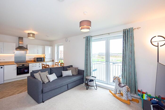 2 Bedroom Flat For Sale In Canal View, Winchburgh, EH52