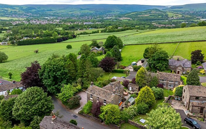 4 Bedroom Detached House For Sale In Chapel Brow, Charlesworth, SK13