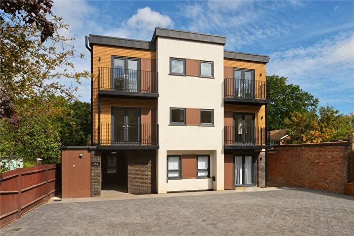 2 Bedroom Apartment For Sale In St. Johns Road, Woking, GU21