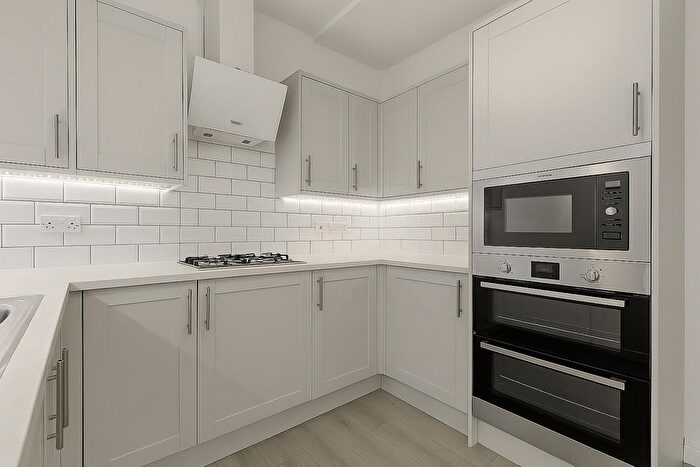 4 Bedroom Property To Rent In Chigwell Road, Woodford Green, IG8