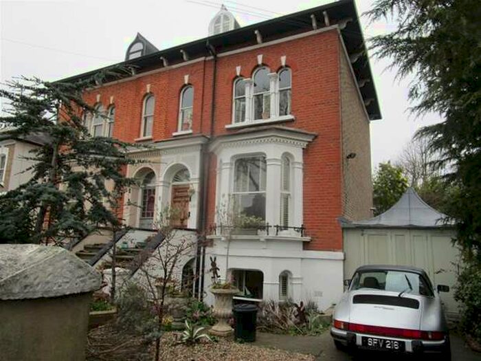 3 Bedroom House To Rent In Alexandra Road, Southend-on-sea, SS1