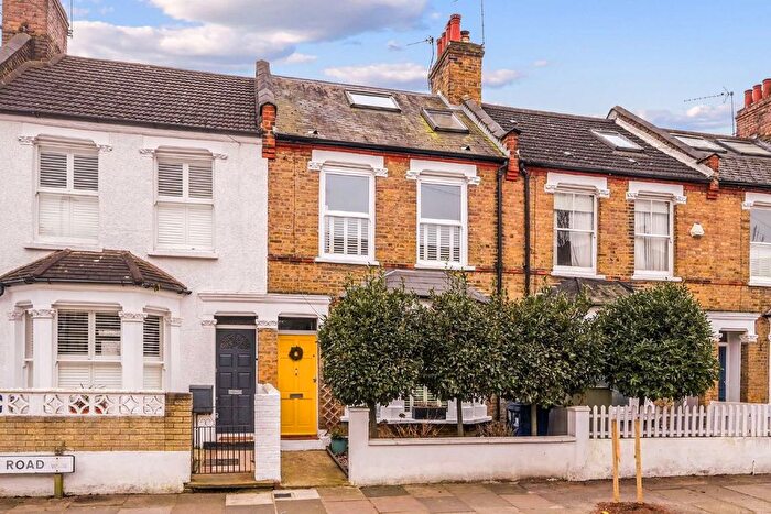 3 Bedroom Flat To Rent In Somerset Road, London, W4