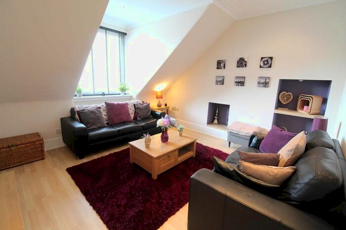 1 Bedroom Flat To Rent In Hardgate, Top Floor Right, AB11