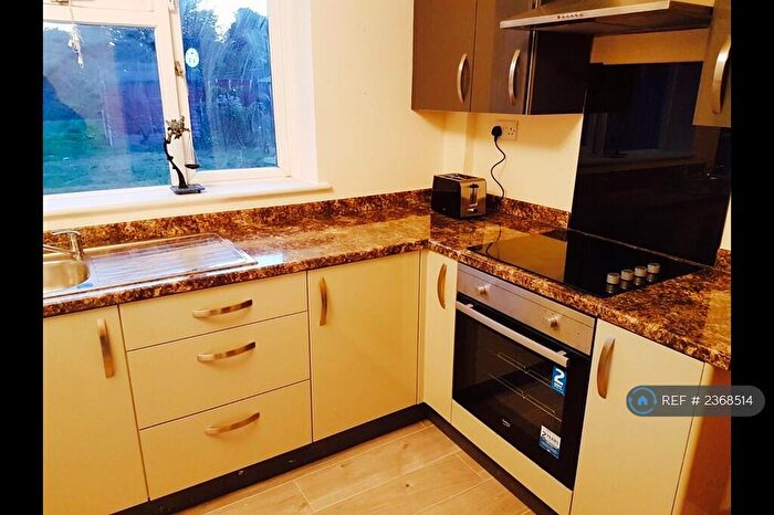 3 Bedroom Semi-Detached House To Rent In Western Boulevard, Nottingham, NG8