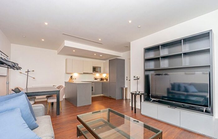 1 Bedroom Flat To Rent In Maine Tower, Harbour Way, London, E14