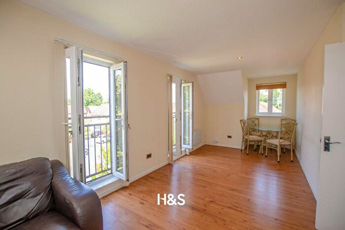 2 Bedroom Apartment For Sale In Winster Avenue, Dorridge, Solihull, B93