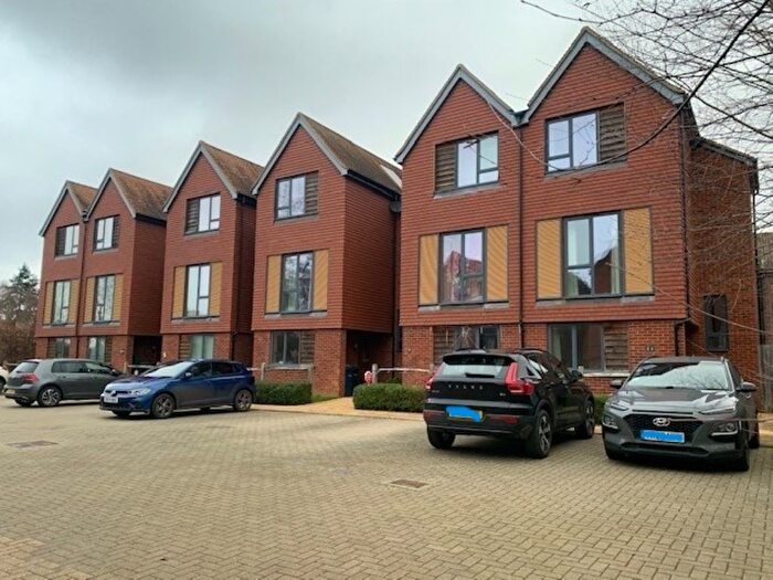 3 Bedroom End Terrace House To Rent In Bay Close, Godalming, GU7