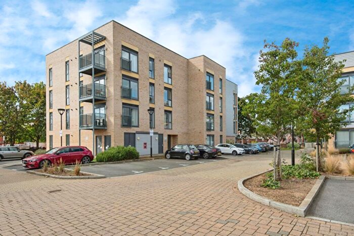 2 Bedroom Flat For Sale In Allwoods Place, Hitchin, SG4