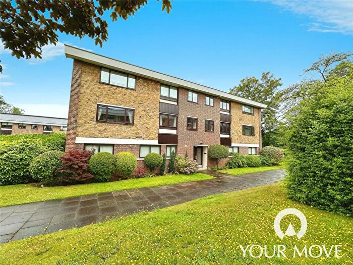 2 Bedroom Flat To Rent In Greenacres, London, Greenwich, SE9