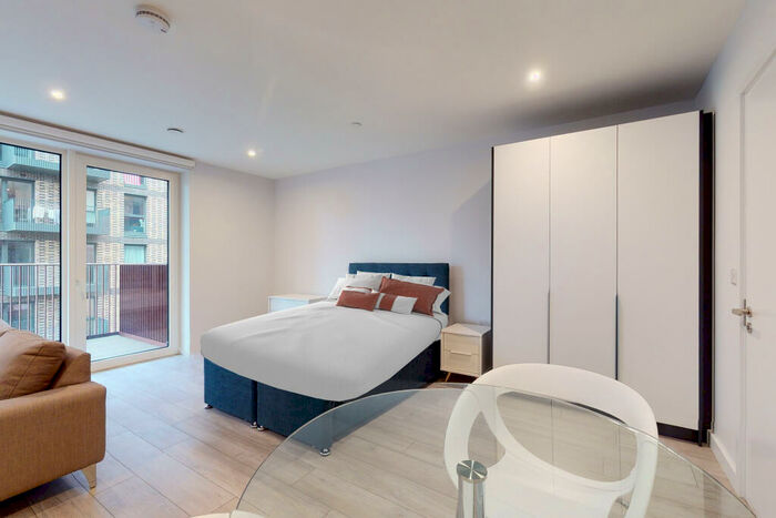 Studio To Rent In Park Central East, London, SE1