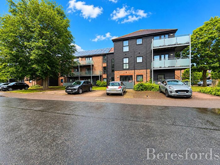 2 Bedroom Flat For Sale In Dunningford Close, Hornchurch, RM12