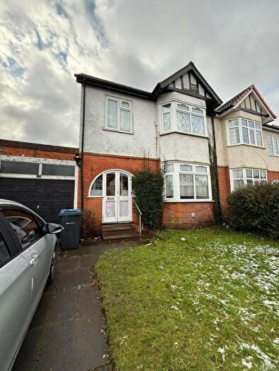 3 Bedroom Semi-Detached House To Rent In Woodlands Road, Sparkhill, B11