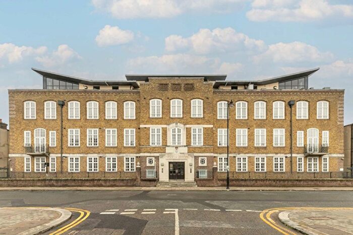 2 Bedroom Terraced House To Rent In Ferndale Road, London, SW4