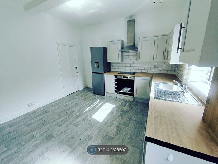 3 Bedroom Terraced House To Rent In Fitzwilliam Street, Hoyland, Barnsley, S74