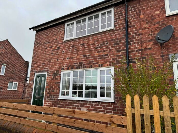 2 Bedroom End Of Terrace House To Rent In Vicarage Lane, Pontefract, WF7