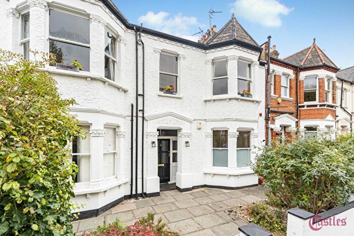 1 Bedroom Flat For Sale In Denton Road, N8