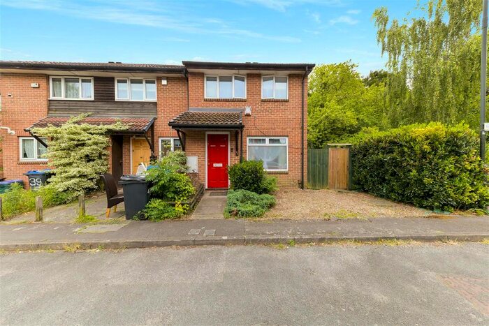 3 Bedroom Semi-Detached House To Rent In Brangwyn Crescent, Colliers Wood, London, SW19