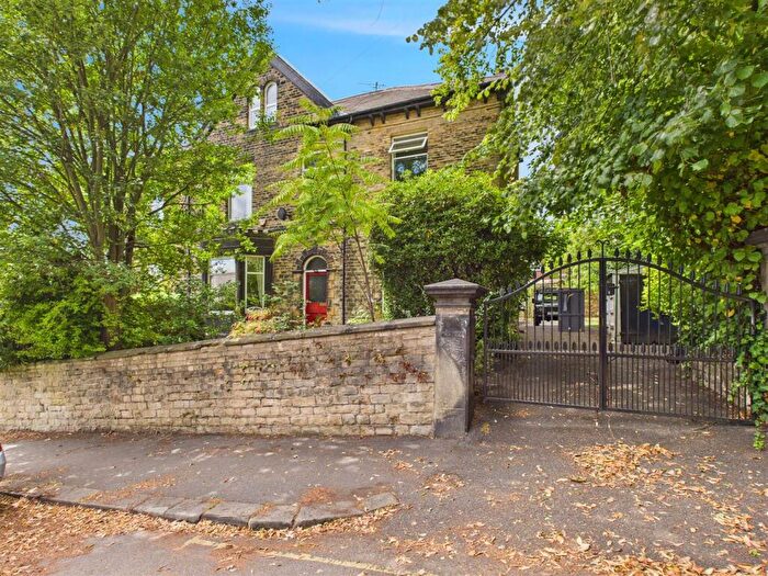 6 Bedroom Semi-Detached House For Sale In Lawson Road, Broomhill, Sheffield, S10