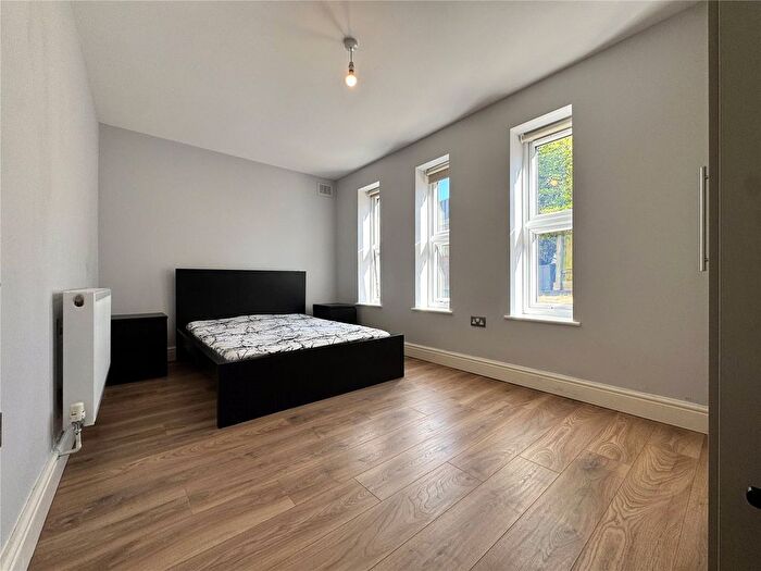 1 Bedroom Property To Rent In Heathfield Park, Willesden, NW2