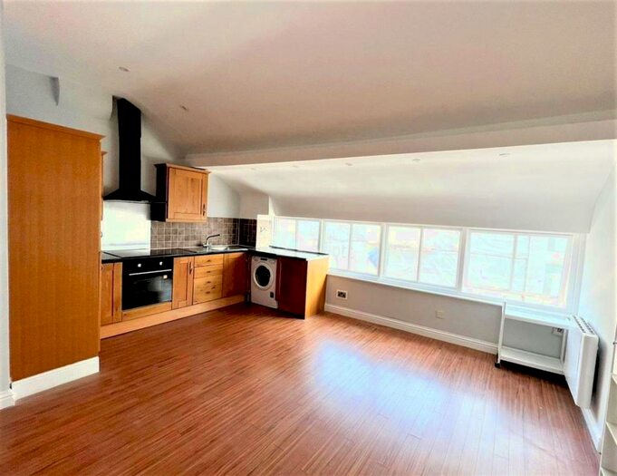 1 Bedroom Apartment To Rent In Oldham Street, Manchester, M4