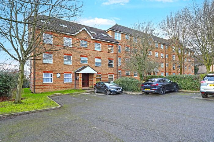 1 Bedroom Flat To Rent In Chigwell Lane, Loughton, IG10