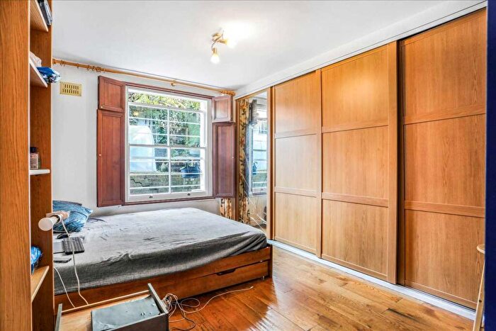 2 Bedroom Flat For Sale In Garden Flat, Leighton Crescent, London, NW5
