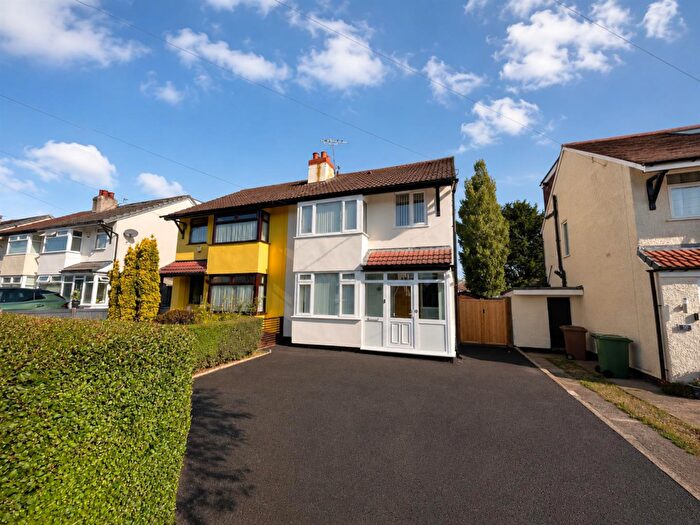 4 Bedroom Semi Detached House For Sale In Ashlea Road, Pensby, Wirral, CH61