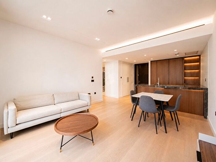 2 Bedroom Flat To Rent In Lincoln Square, Portugal Street, London, WC2A