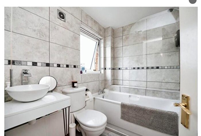 1 Bedroom House To Rent In Water Lane, , Purfleet, RM19