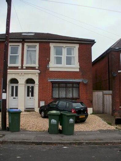 7 Bedroom Semi-Detached House To Rent In Alma Road, Southampton, SO14