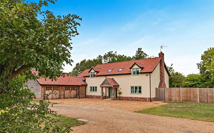 4 Bedroom Detached House For Sale In Low Road, Shropham, Attleborough, Norfolk, NR17