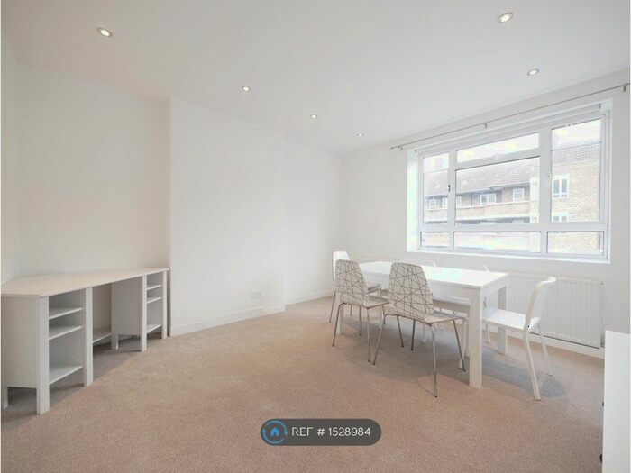 2 Bedroom Flat To Rent In White City, London, W12