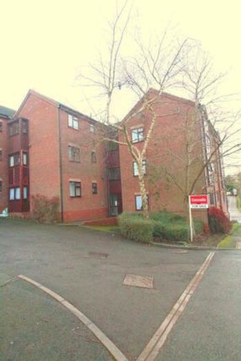 1 Bedroom Flat To Rent In Winston Close, Woodford Halse, NN11
