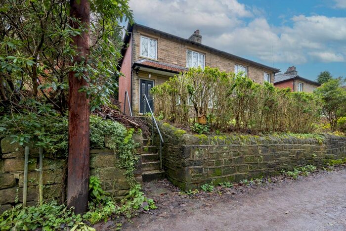 3 Bedroom Semi-Detached House For Sale In Underbank Avenue, Hebden Bridge, HX7