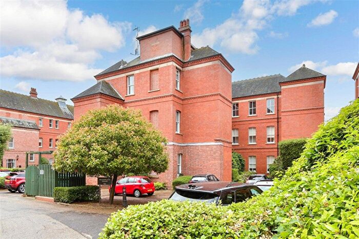 2 Bedroom Flat For Sale In Rosebury Square, Woodford Green, Essex, IG8