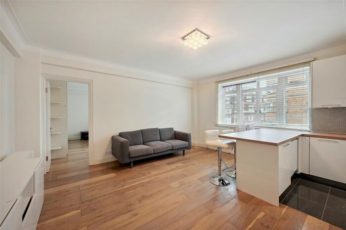 2 Bedroom Flat To Rent In Vicarage Court, Vicarage Gate, W8