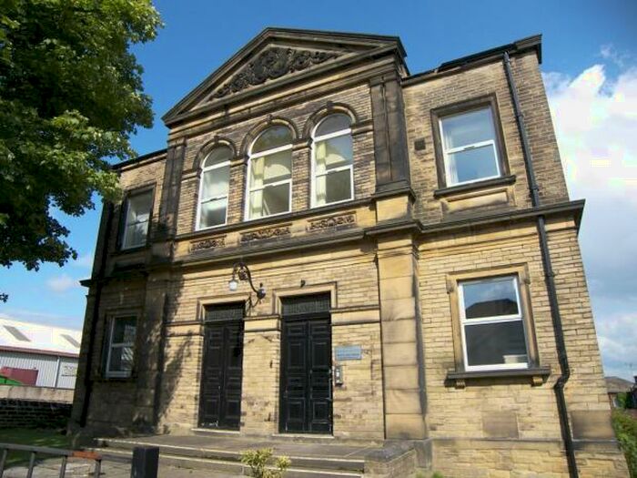 2 Bedroom Flat To Rent In St Vincent Court, Littlemoor Road, Pudsey, Leeds, LS28