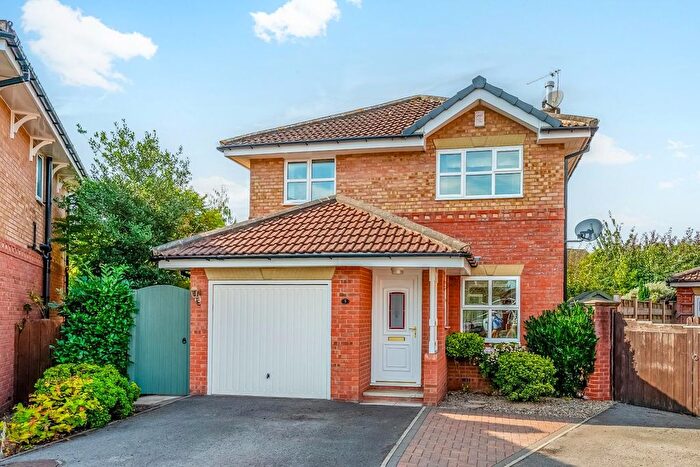 3 Bedroom Detached House For Sale In Stuart Close, Strensall, York, YO32