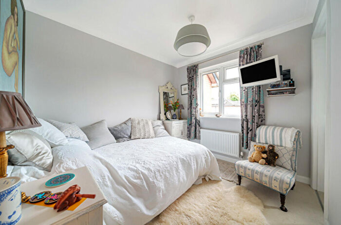 3 Bedroom End Of Terrace House For Sale In Atherton Close, Shalford, Guildford, Surrey, GU4