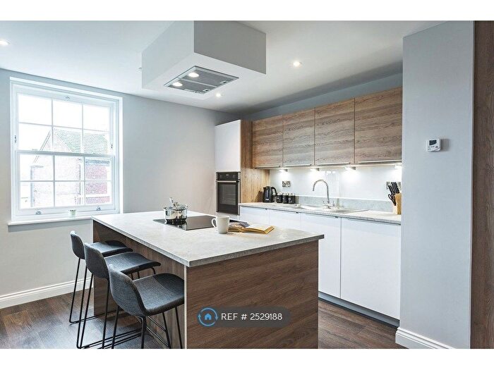 2 Bedroom Flat To Rent In King's Crescent Apartments, Derby, DE1