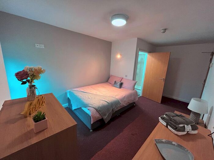 Studio To Rent In Woolton Road, Childwall, Liverpool, L16