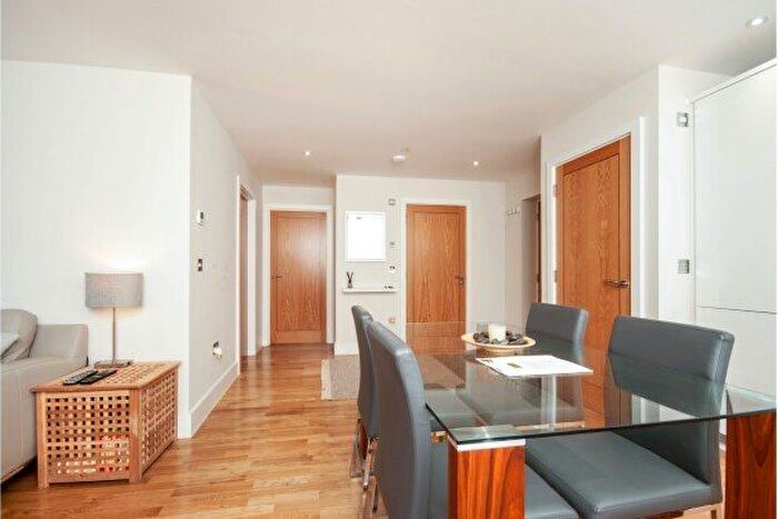 2 Bedroom Flat To Rent In A Old London Road, Kingston Upon Thames, KT2