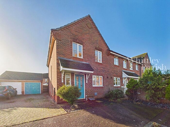 3 Bedroom End Terrace House For Sale In Mallow Close, Attleborough, NR17