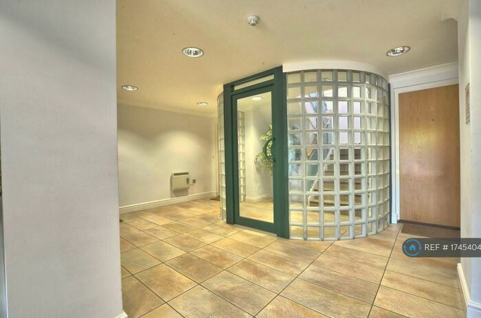 2 Bedroom Flat To Rent In Mulgrave Court, Cambridge, CB1