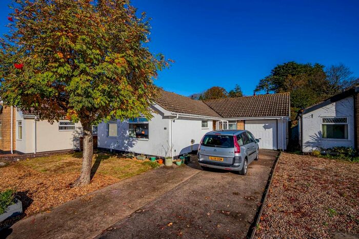 3 Bedroom Bungalow To Rent In Bassett Road, Sully, Penarth, CF64