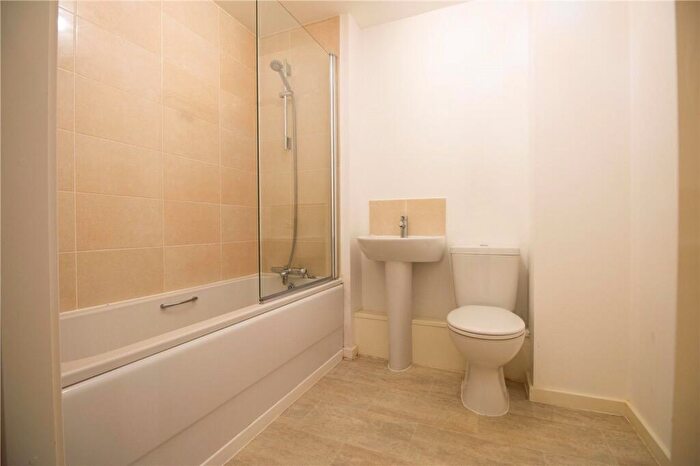 2 Bedroom Flat To Rent In Elmira Way, Spinner House, M5