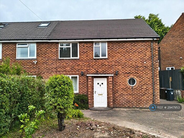 3 Bedroom Semi-Detached House To Rent In Broadwell Road, Solihull, B92