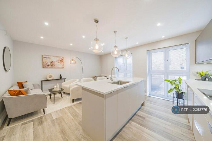 2 Bedroom Penthouse To Rent In Lavender Terrace, London, SW11